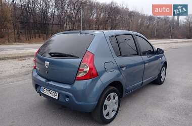 Хетчбек Dacia Sandero 2008 в Дніпрі