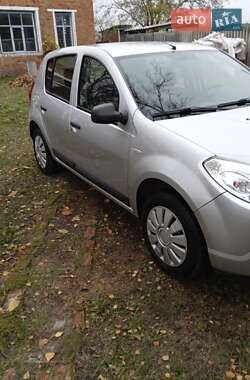 Хэтчбек Dacia Sandero 2009 в Недригайлове