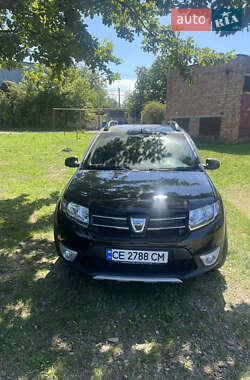 Хетчбек Dacia Sandero 2014 в Чернівцях