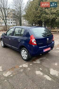 Хетчбек Dacia Sandero 2010 в Ніжині