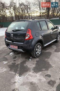 Хетчбек Dacia Sandero 2011 в Харкові