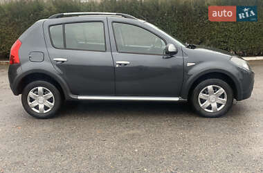 Хетчбек Dacia Sandero 2011 в Харкові