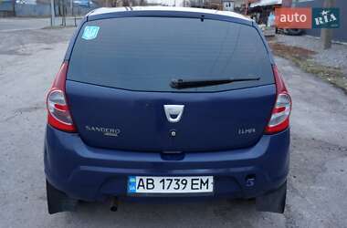 Хэтчбек Dacia Sandero 2009 в Виннице