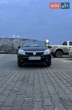 Хэтчбек Dacia Sandero 2009 в Черкассах