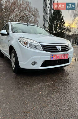 Хетчбек Dacia Sandero 2011 в Луцьку