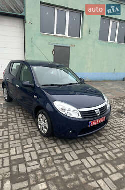 Хетчбек Dacia Sandero 2010 в Сумах