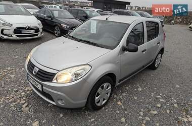 Хетчбек Dacia Sandero 2011 в Рівному