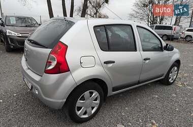 Хетчбек Dacia Sandero 2011 в Рівному