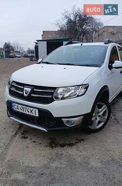 Хетчбек Dacia Sandero 2015 в Черкасах