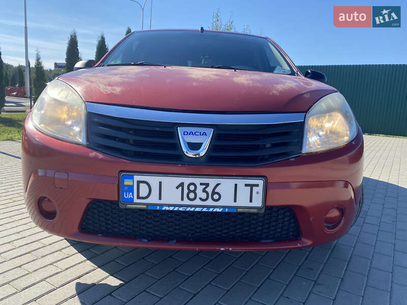 Хэтчбек Dacia Sandero 2012 в Львове