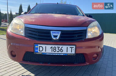 Хэтчбек Dacia Sandero 2012 в Львове