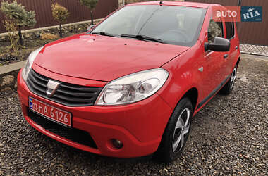 Хетчбек Dacia Sandero 2009 в Тернополі