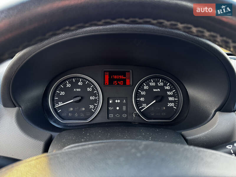 Хетчбек Dacia Sandero 2011 в Захарівці