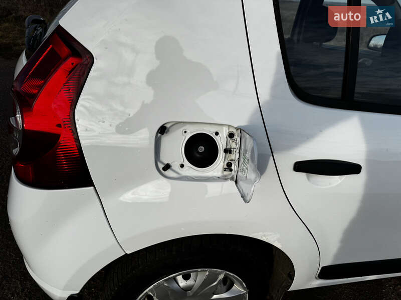 Хетчбек Dacia Sandero 2011 в Захарівці