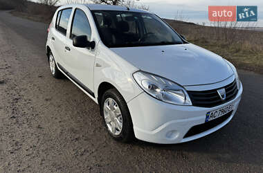 Хэтчбек Dacia Sandero 2011 в Захарьевке