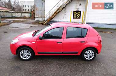 Хэтчбек Dacia Sandero 2009 в Ромнах