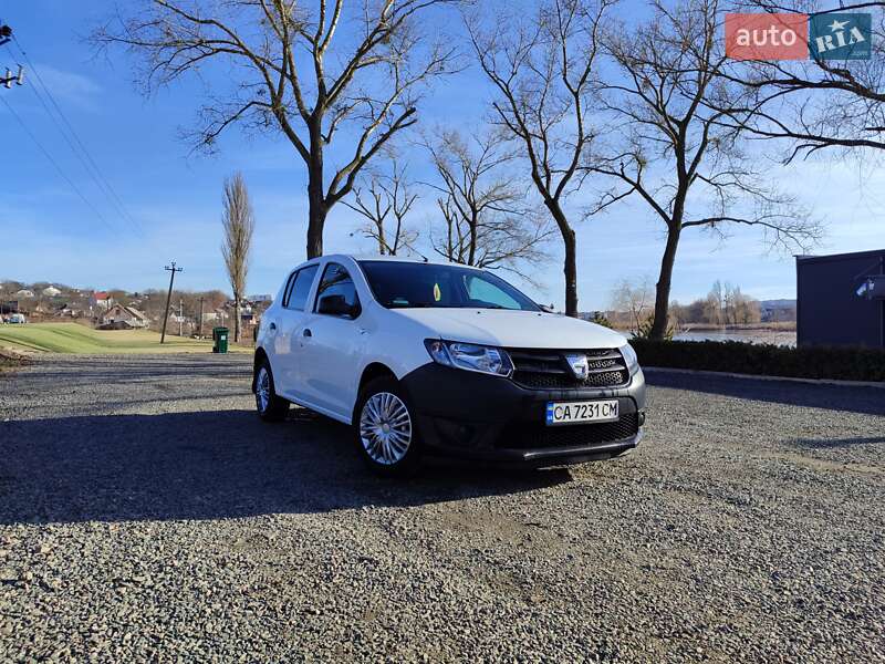 Dacia Sandero 2015