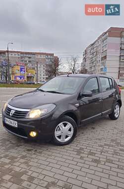 Хетчбек Dacia Sandero 2010 в Сумах