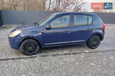 Хетчбек Dacia Sandero 2009 в Рівному