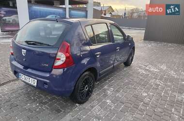 Хетчбек Dacia Sandero 2009 в Рівному