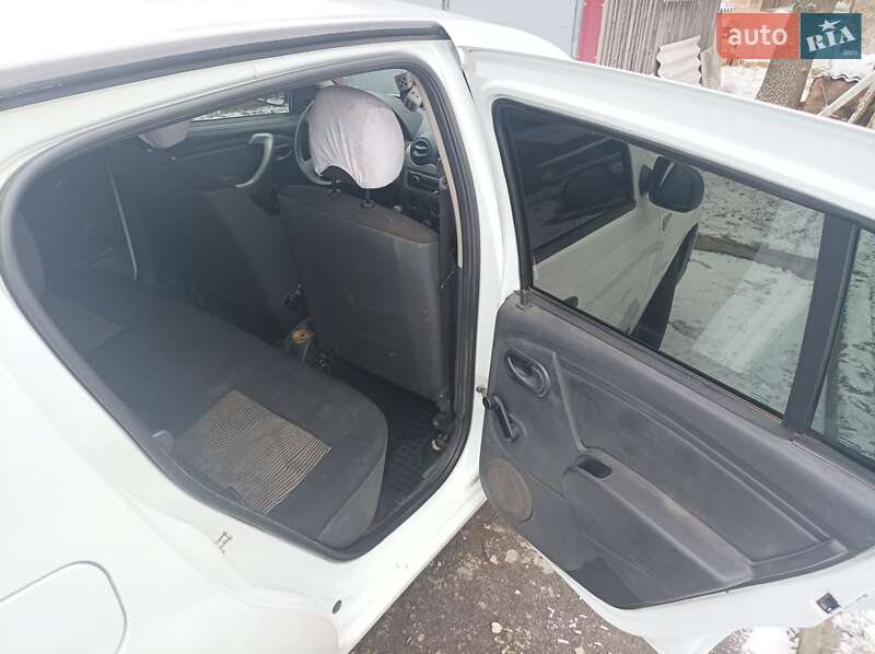 Хетчбек Dacia Sandero 2008 в Липовій Долині