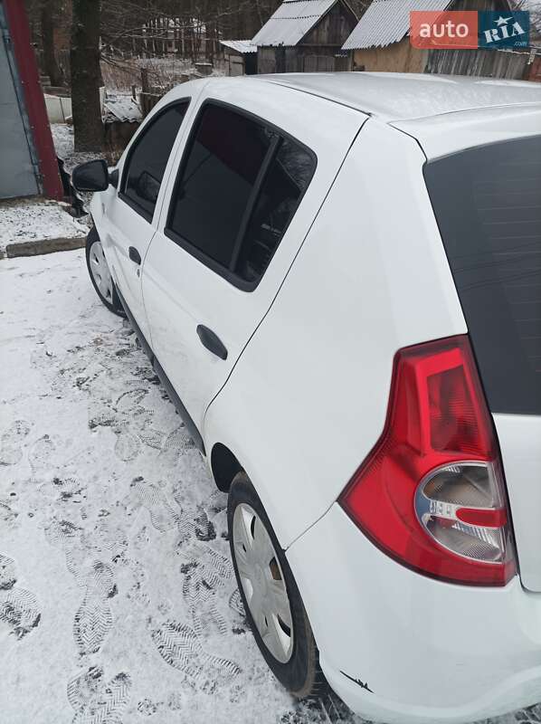 Хетчбек Dacia Sandero 2008 в Липовій Долині