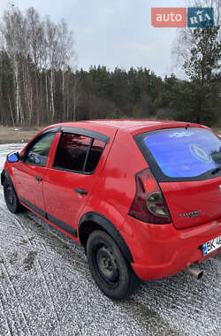 Хетчбек Dacia Sandero 2011 в Сарнах