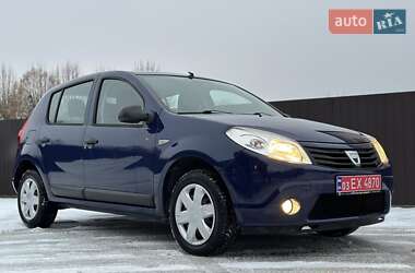 Хэтчбек Dacia Sandero 2009 в Луцке