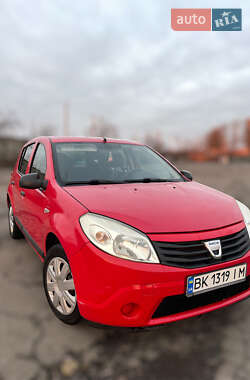 Хетчбек Dacia Sandero 2009 в Рівному