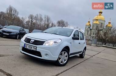 Хетчбек Dacia Sandero 2011 в Дніпрі