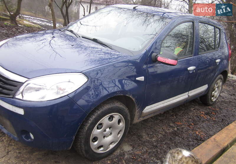 Хетчбек Dacia Sandero 2009 в Тернополі