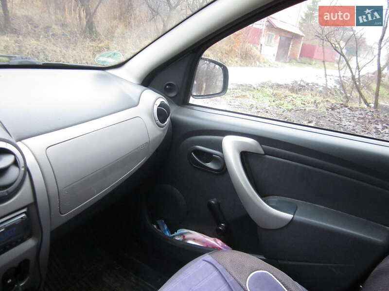 Хетчбек Dacia Sandero 2009 в Тернополі