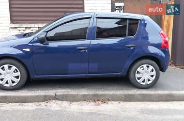 Хетчбек Dacia Sandero 2009 в Умані