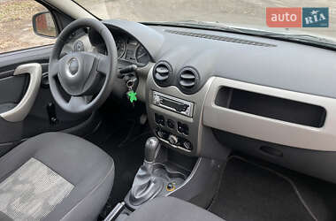 Хетчбек Dacia Sandero 2009 в 