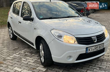 Хетчбек Dacia Sandero 2010 в Рожище