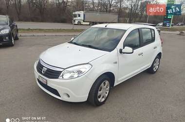 Хетчбек Dacia Sandero 2010 в Львові