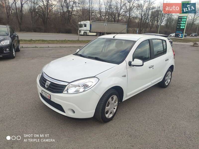 Хетчбек Dacia Sandero 2010 в Львові