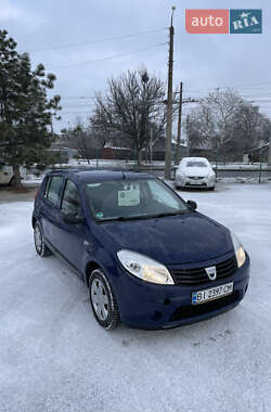 Хетчбек Dacia Sandero 2009 в Полтаві