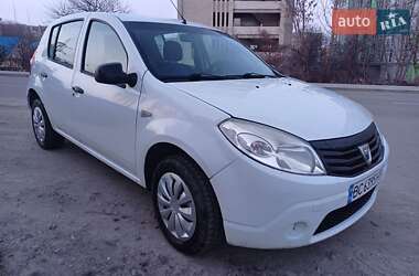 Хэтчбек Dacia Sandero 2012 в Винниках