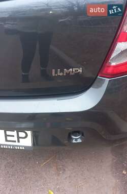 Хэтчбек Dacia Sandero 2009 в 