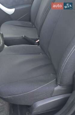 Хэтчбек Dacia Sandero 2009 в 