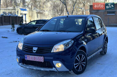 Хетчбек Dacia Sandero 2010 в Полтаві