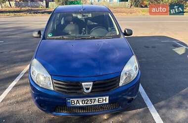 Хэтчбек Dacia Sandero 2009 в Новоукраинке