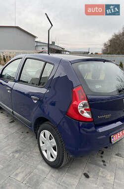 Хетчбек Dacia Sandero 2009 в Луцьку