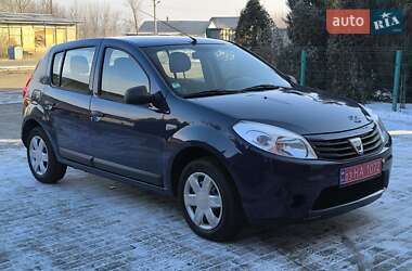 Хэтчбек Dacia Sandero 2009 в Доброполье