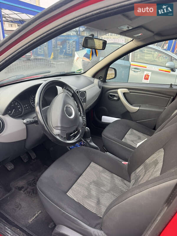 Хэтчбек Dacia Sandero 2009 в Киеве