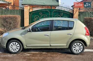 Хэтчбек Dacia Sandero 2009 в Чернигове