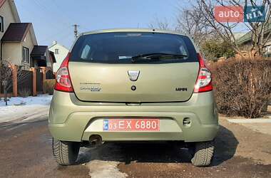 Хэтчбек Dacia Sandero 2009 в Чернигове