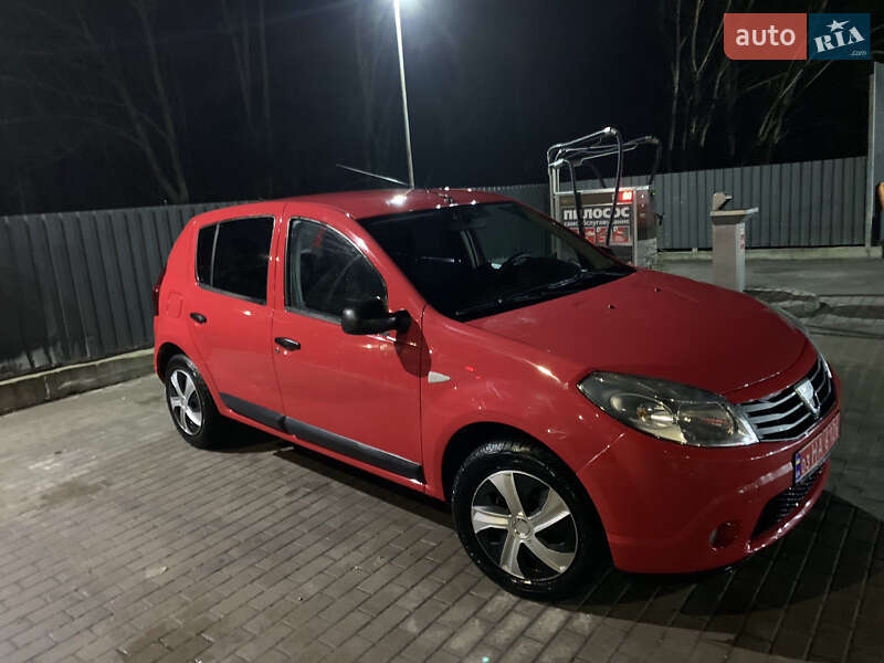 Хетчбек Dacia Sandero 2009 в Звягелі