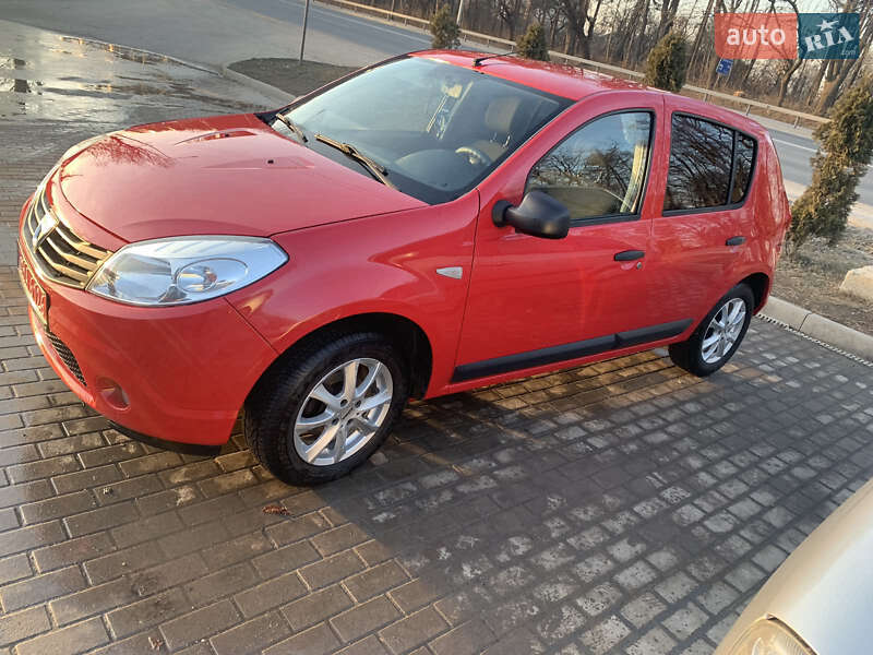 Хетчбек Dacia Sandero 2009 в Звягелі